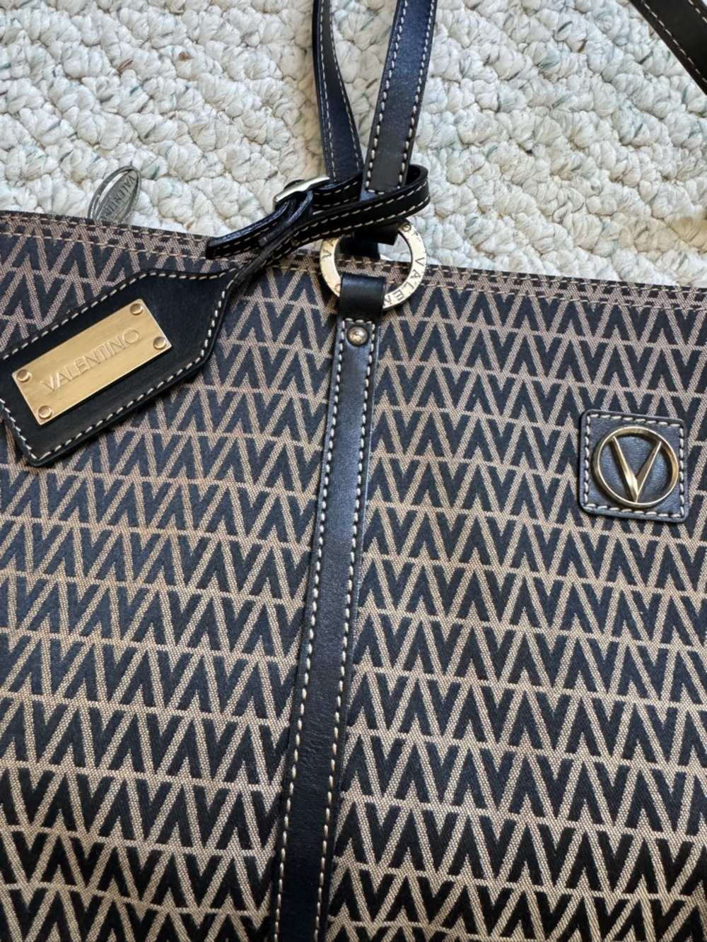 Valentino Tote - Picture 2 of 7